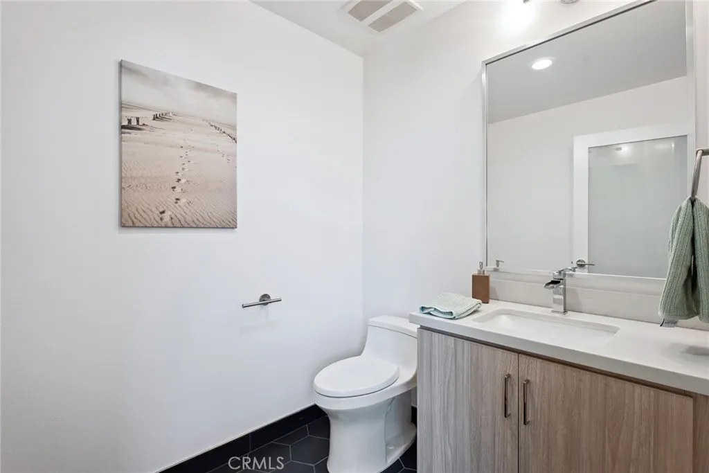 1746 Garfield Place 203, Los Angeles, California 90028 home-pic-14